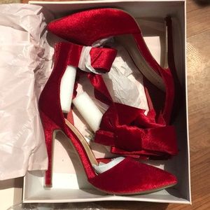 Brand new Red Just Fab pumps